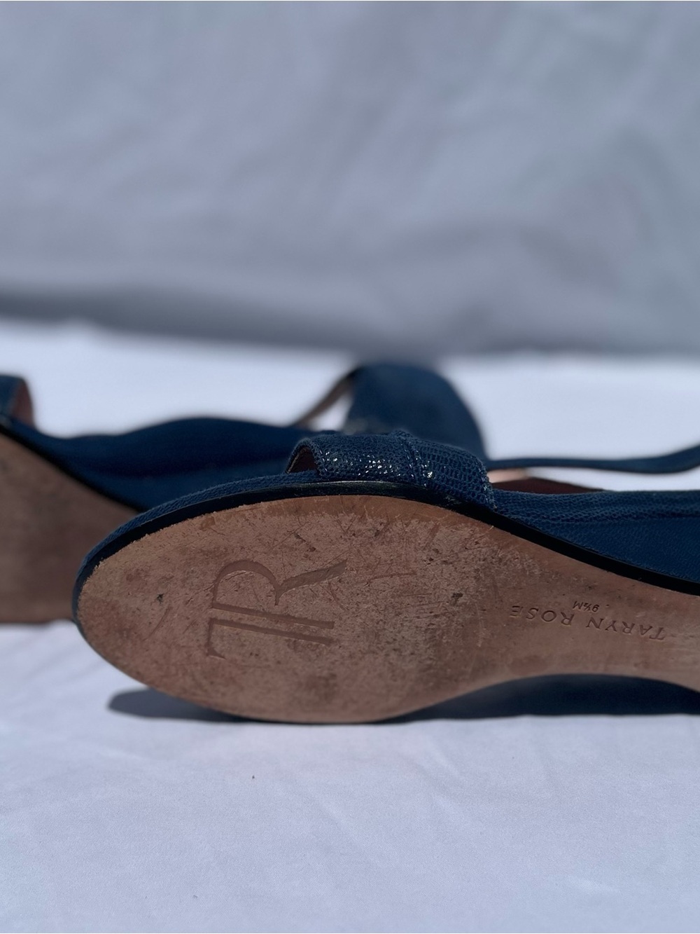 Taryn Rose Women’s Navy Blue Crisscross Wedge Sandals size 9 1/2 - Picture 5 of 8